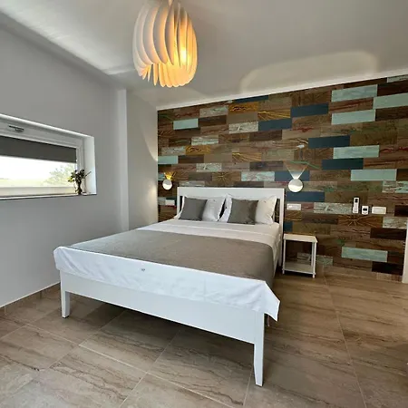 Halta Pescarus Douăzeci şi Trei August